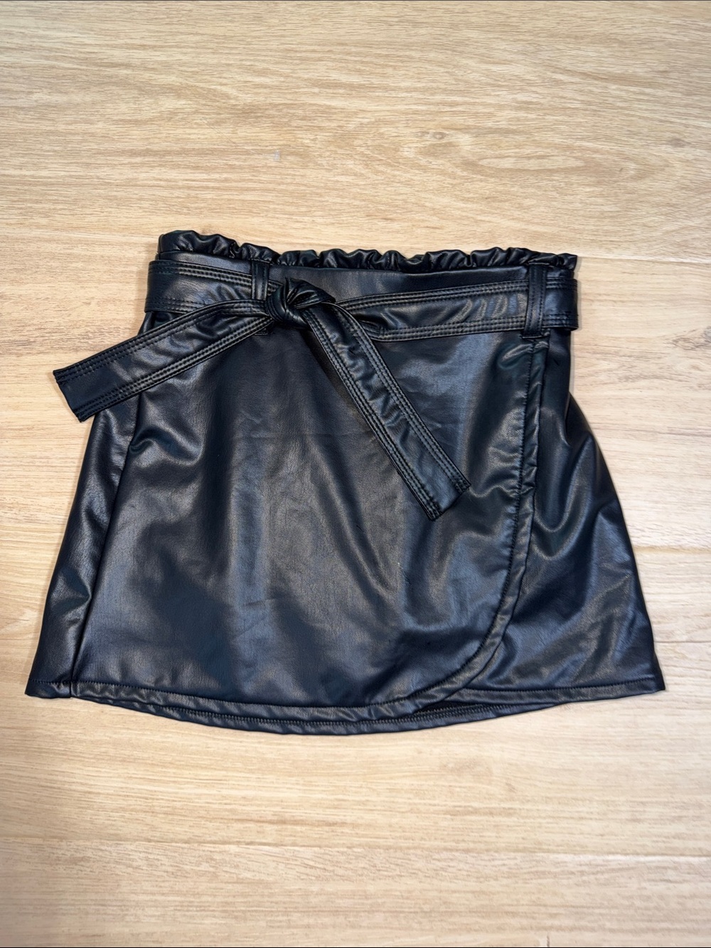 Abercrombie kids Faux Leather Paperbag Waist Mini Skirt - Black size 11/12 NWOT